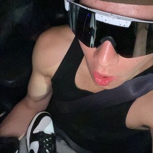 Meet your Posher, Derin